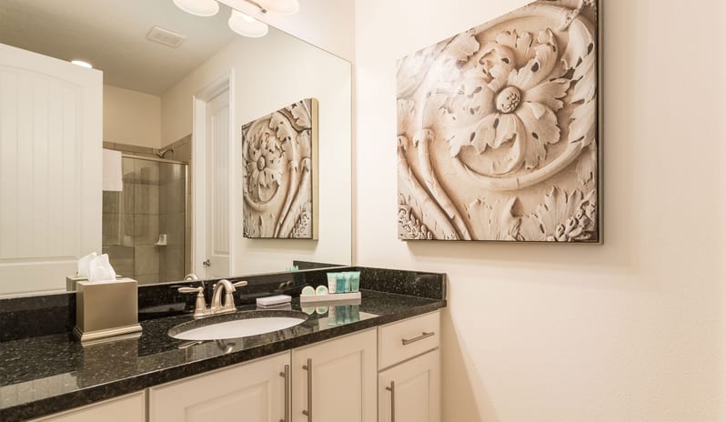 Encore Resort - Ten Bedroom Villa Bathroom